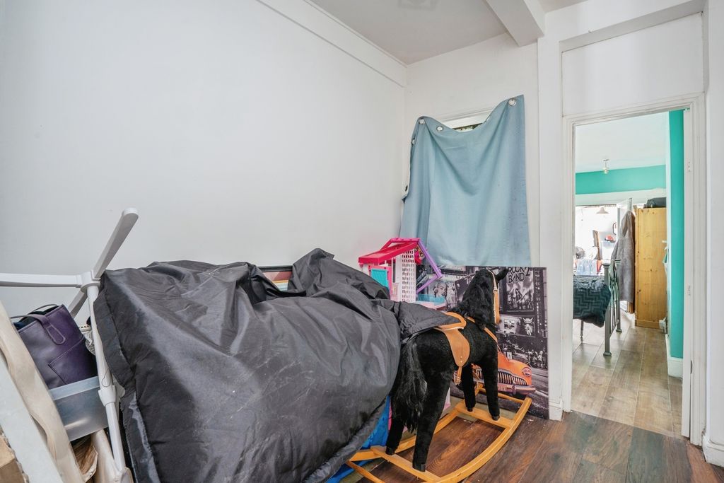 Additional image 8 of 2 bed property for saleGladys Avenue, Portsmouth, Hampshire PO2