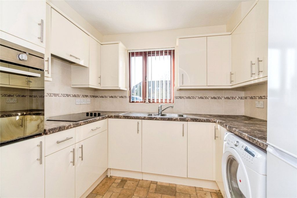 Additional image 3 of 1 bed flat for saleChestnut Lodge, Southampton SO16