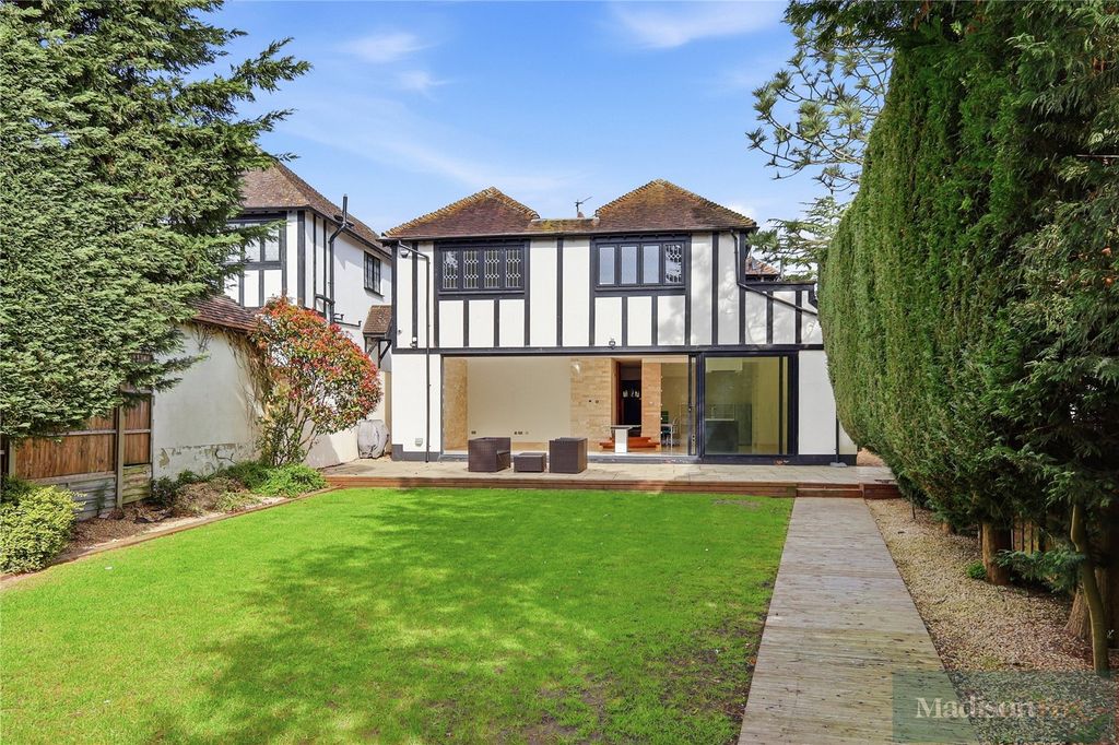 Additional image 38 of 5 bed detached house for saleWoodland Way, Woodford Green IG8