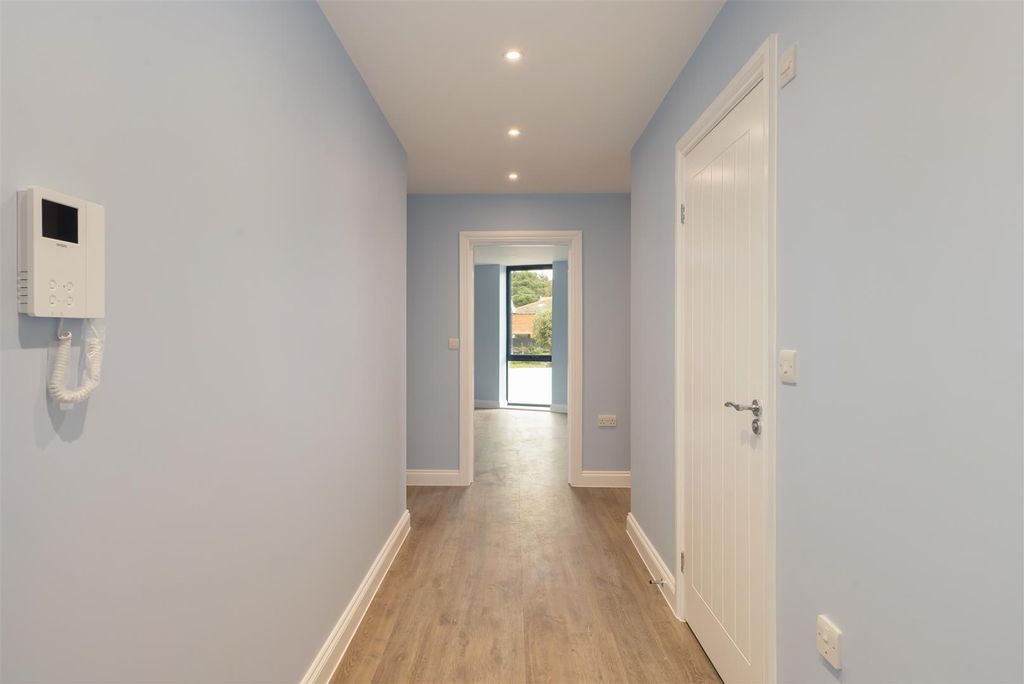 Additional image 14 of 2 bed flat for saleBeach Walk, Whitstable CT5