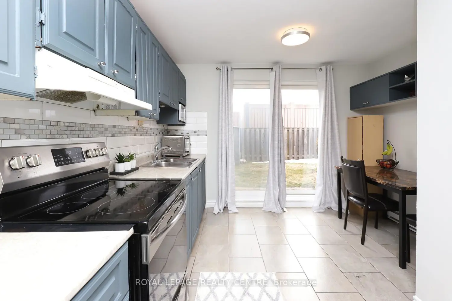 Additional image 7 of 1055 Dundas Street 171
