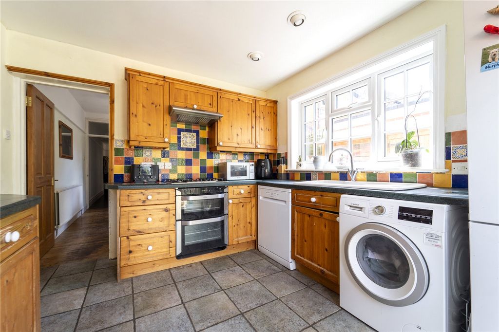 Additional image 8 of 5 bed semi-detached house for saleCharlton Road, Southampton, Hampshire SO15