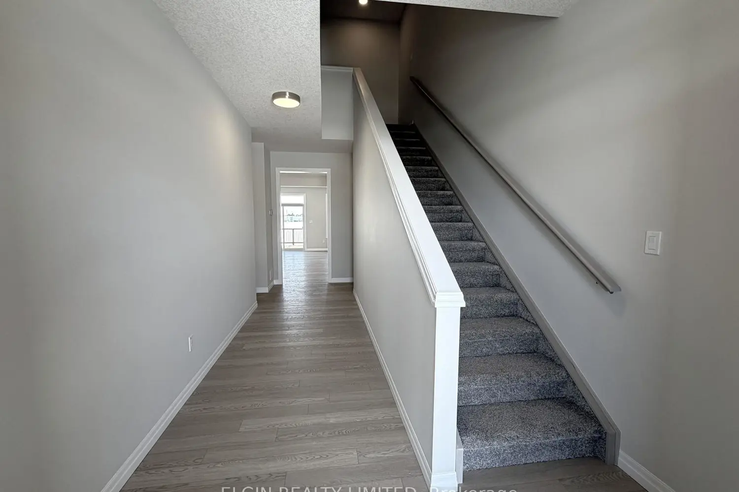 55 Woodcock Drive photo 2