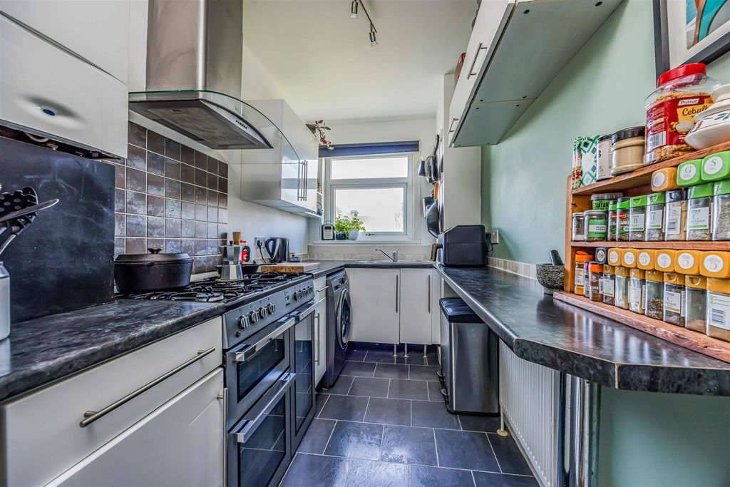 Additional image 9 of 1 bed flat for saleOrchard Road, Southsea PO4