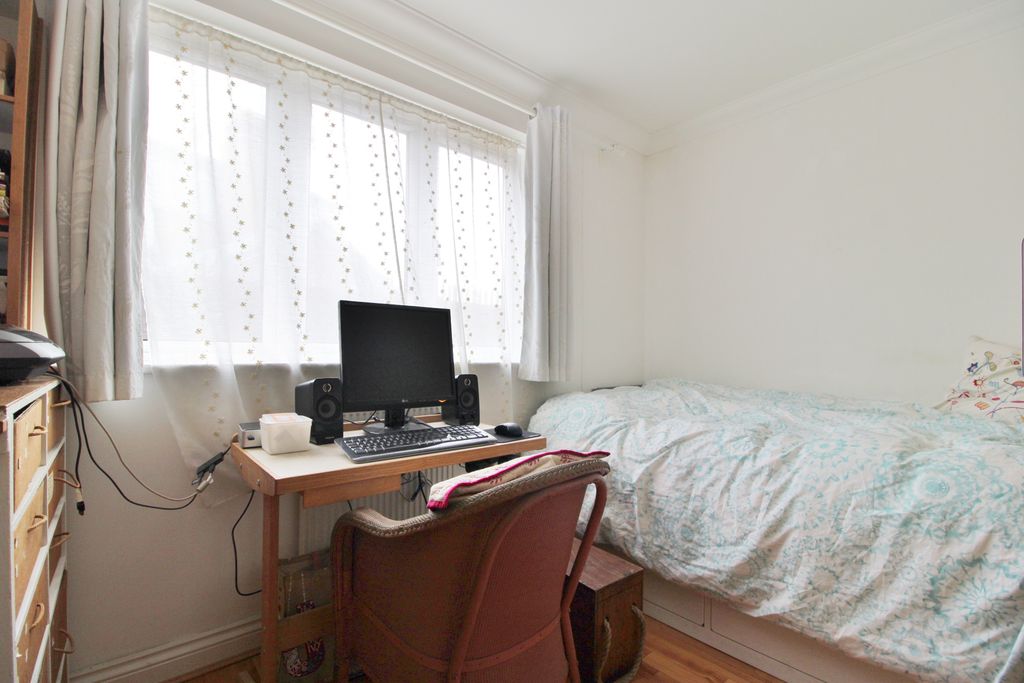 Additional image 13 of 2 bed flat for saleBransbury Mews, 161 Henderson Road, Southsea PO4