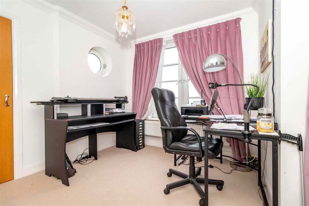 Additional image 9 of 2 bed flat for saleSteyne Gardens, Worthing BN11