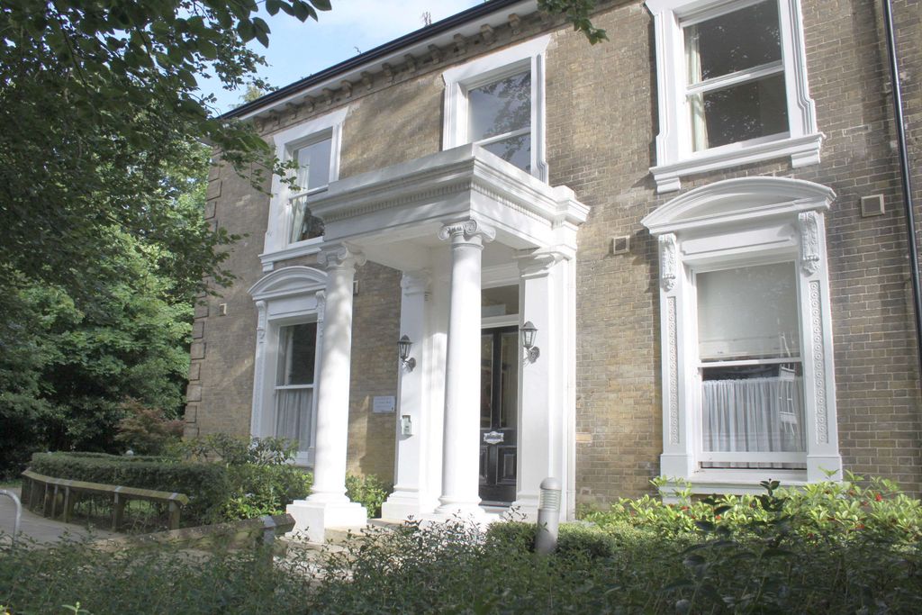 2 bed flat for saleGlenfern, 2 Archers Road, Southampton SO15