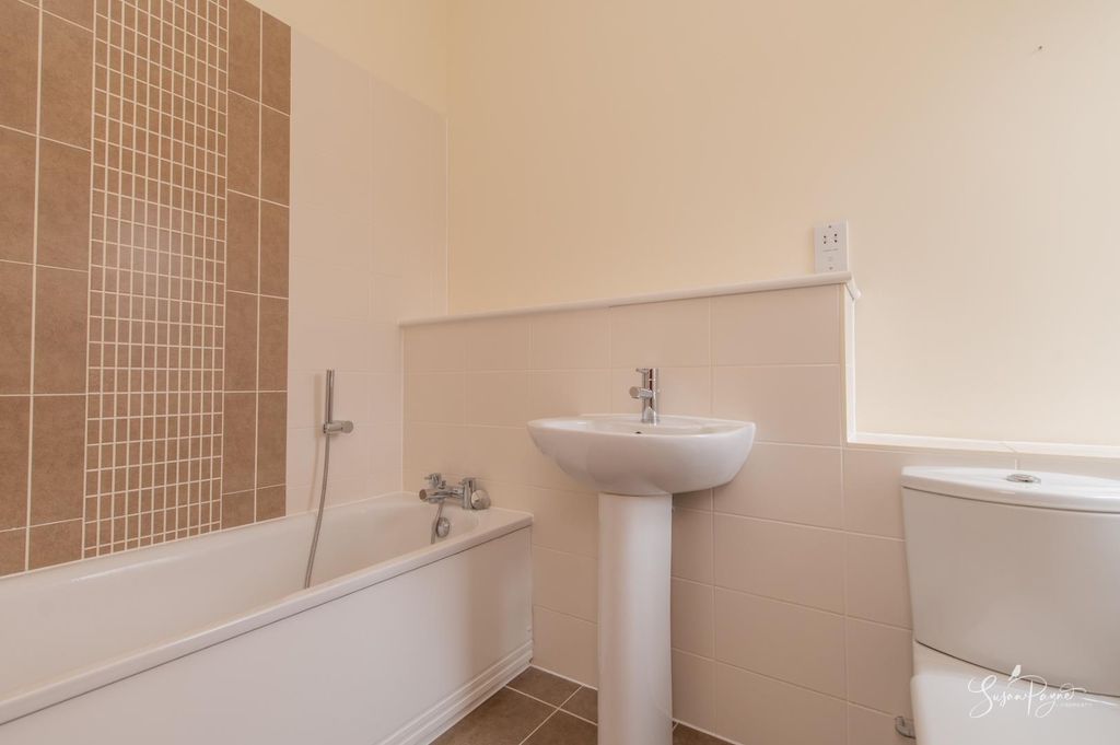 Additional image 12 of 2 bed flat for saleWhitecroft Park, Newport PO30