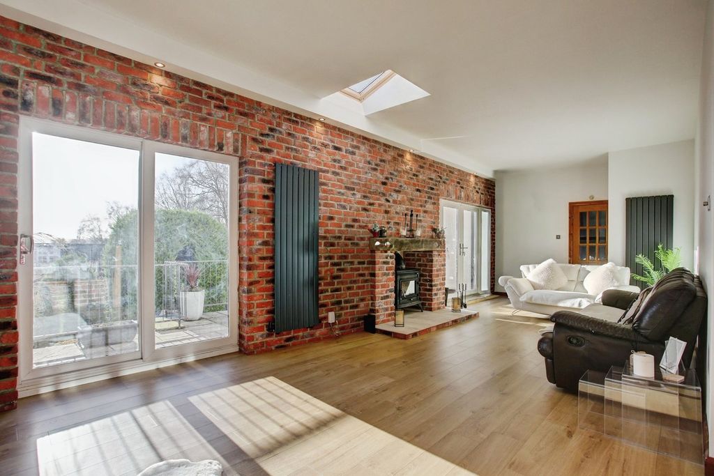 Additional image 2 of 5 bed detached house for saleTrajan Walk, Heddon-On-The-Wall, Newcastle Upon Tyne NE15
