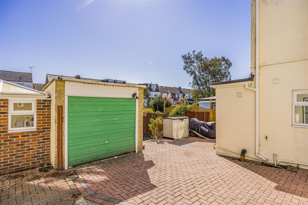 Additional image 5 of 3 bed property for saleKimbolton Road, Portsmouth PO3