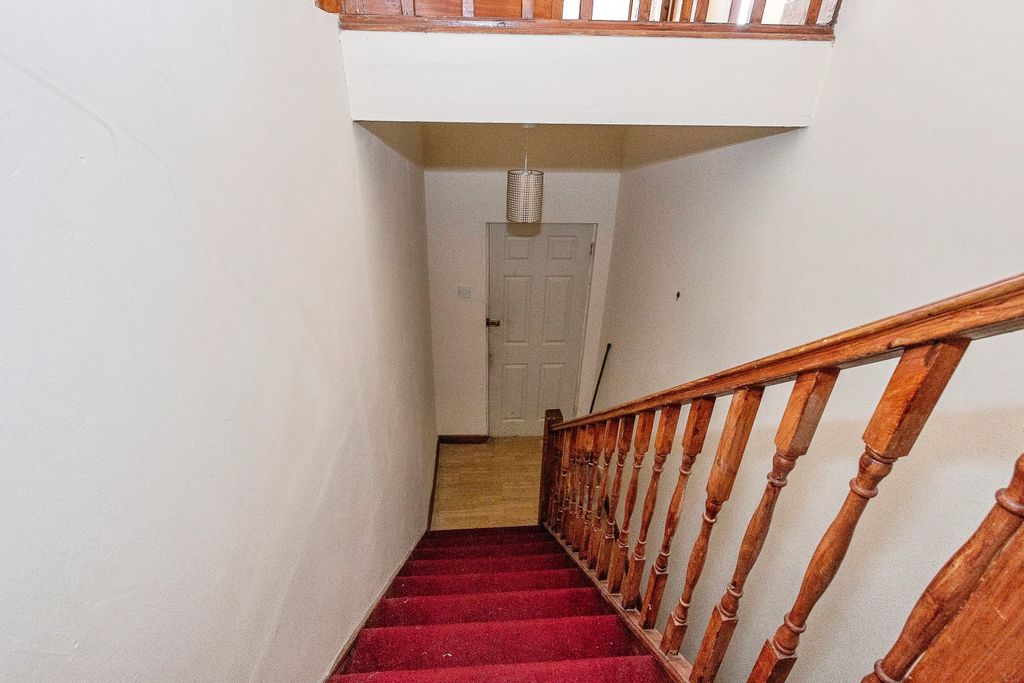 Additional image 2 of 2 bed flat for saleHighland Road, Southsea PO4