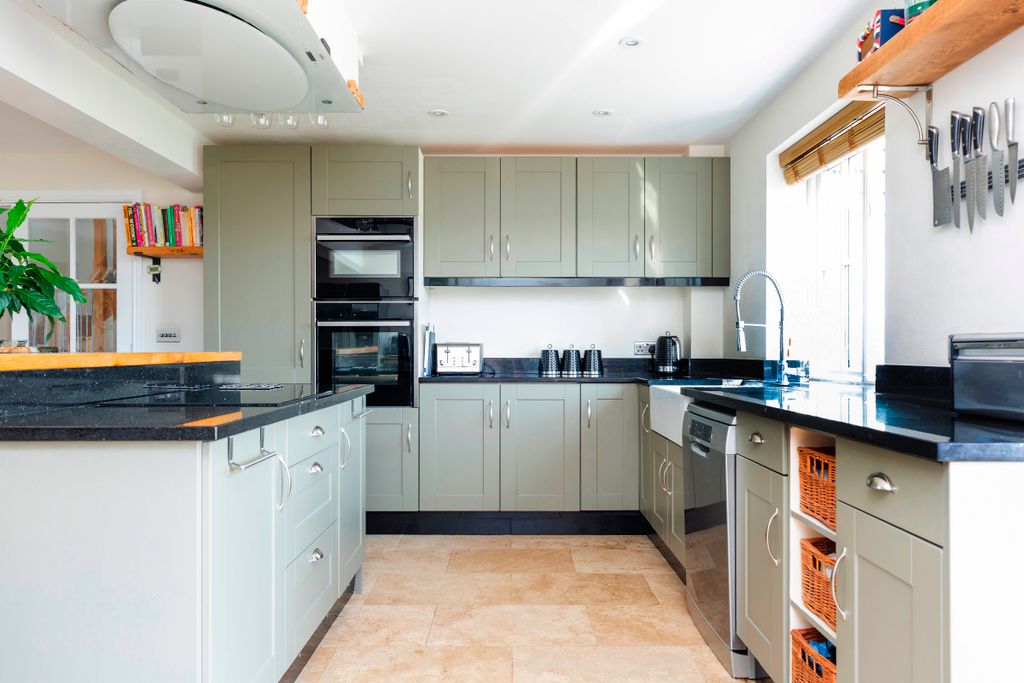 Additional image 17 of 4 bed detached house for saleHair Cobble Cottage, Bay Lane, Gillingham SP8