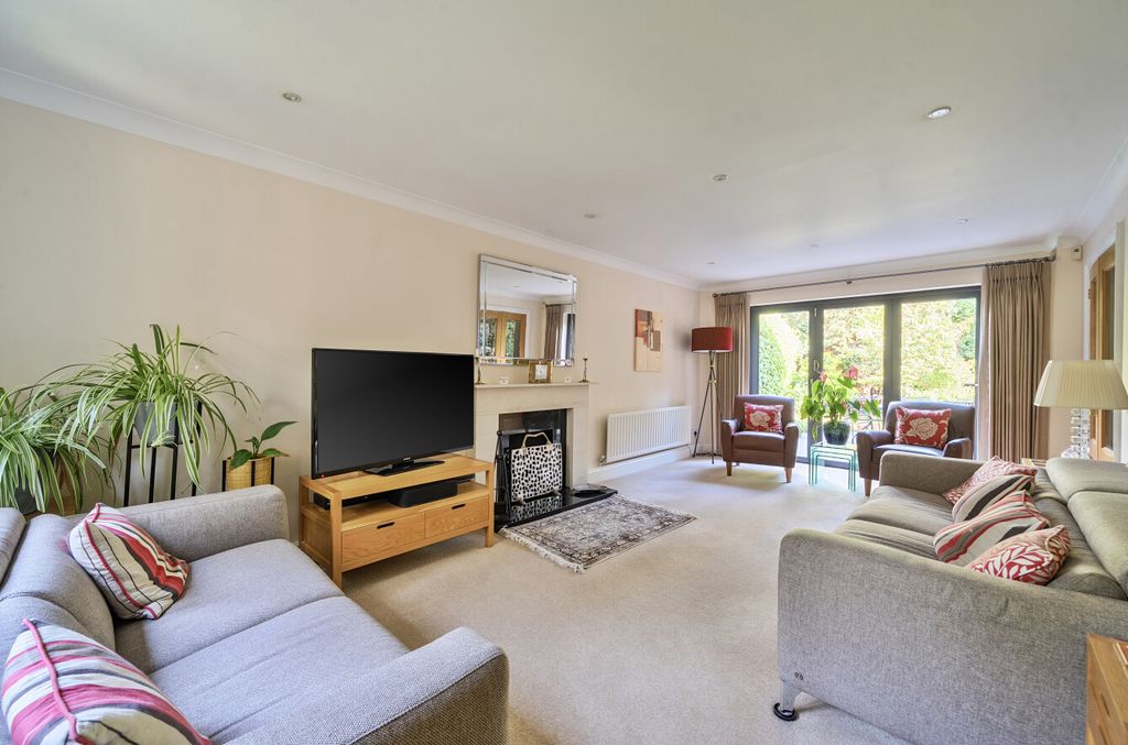 Additional image 4 of 5 bed detached house for saleHollybush Ride, Finchampstead, Wokingham, Berkshire RG40