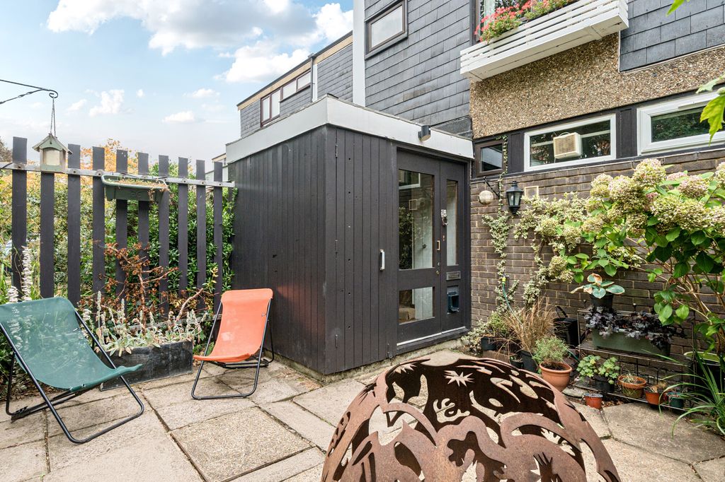 Additional image 12 of 3 bed maisonette for saleEdinburgh Gardens, Windsor SL4