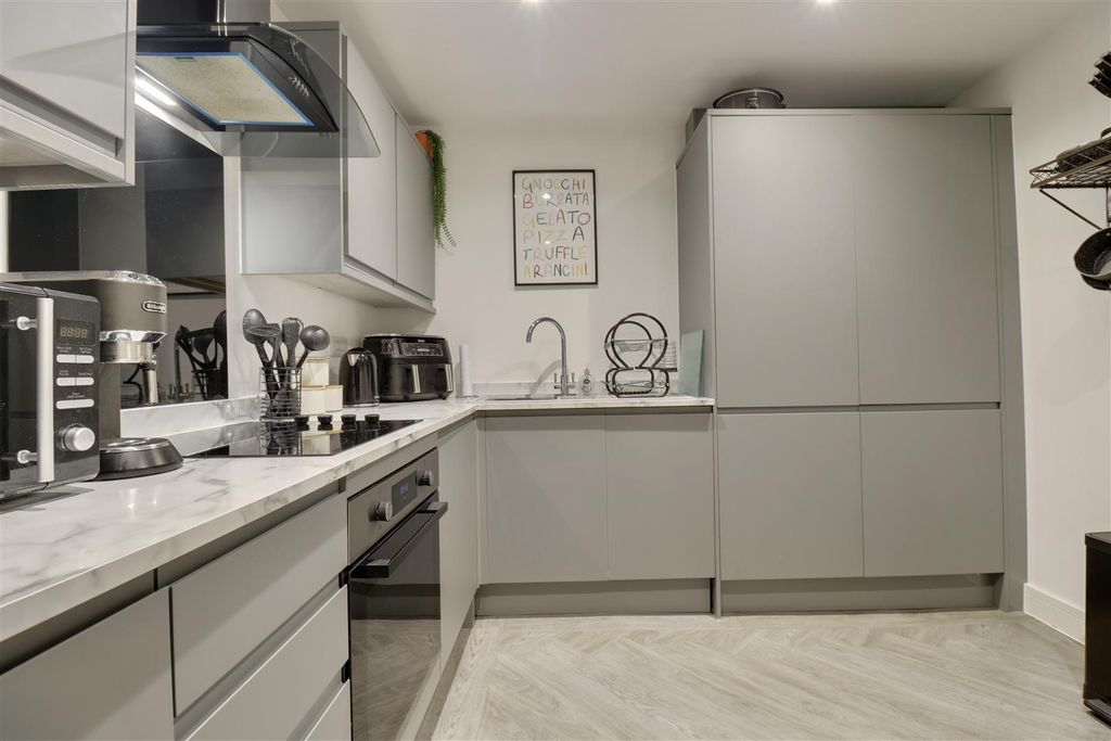 Additional image 11 of 1 bed flat for saleGovernors Walk, Portsmouth PO3