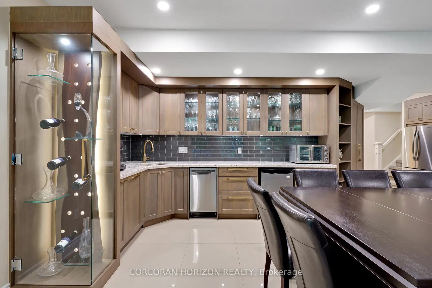 Additional image 19 of 258 Edgewater Crescent 8