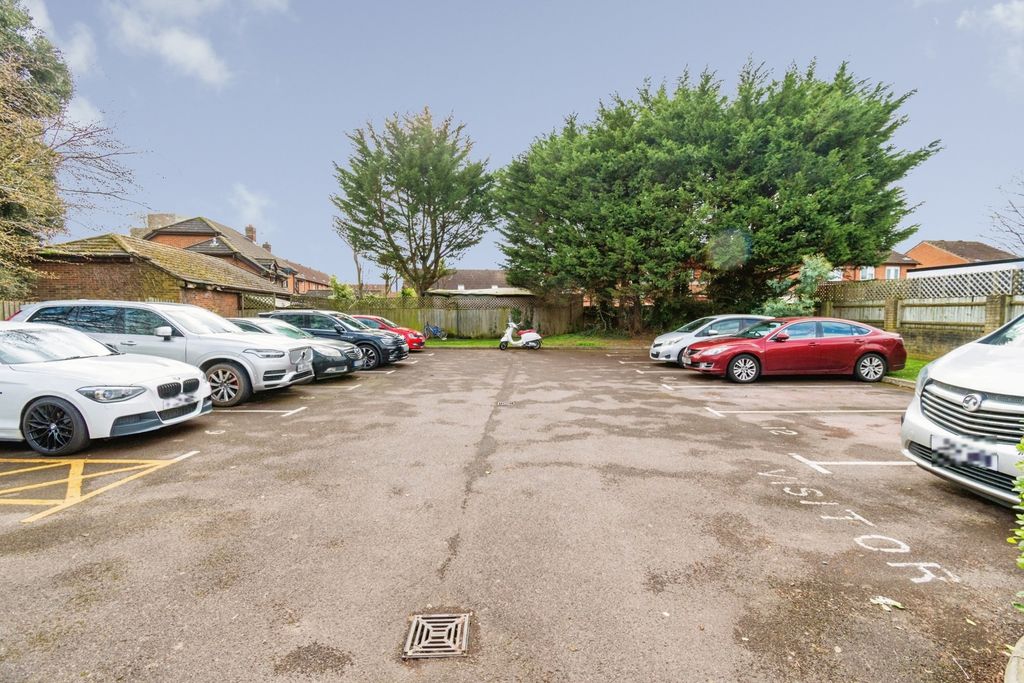 Additional image 12 of 2 bed flat for saleRoberts Road, Southampton, Hampshire SO15
