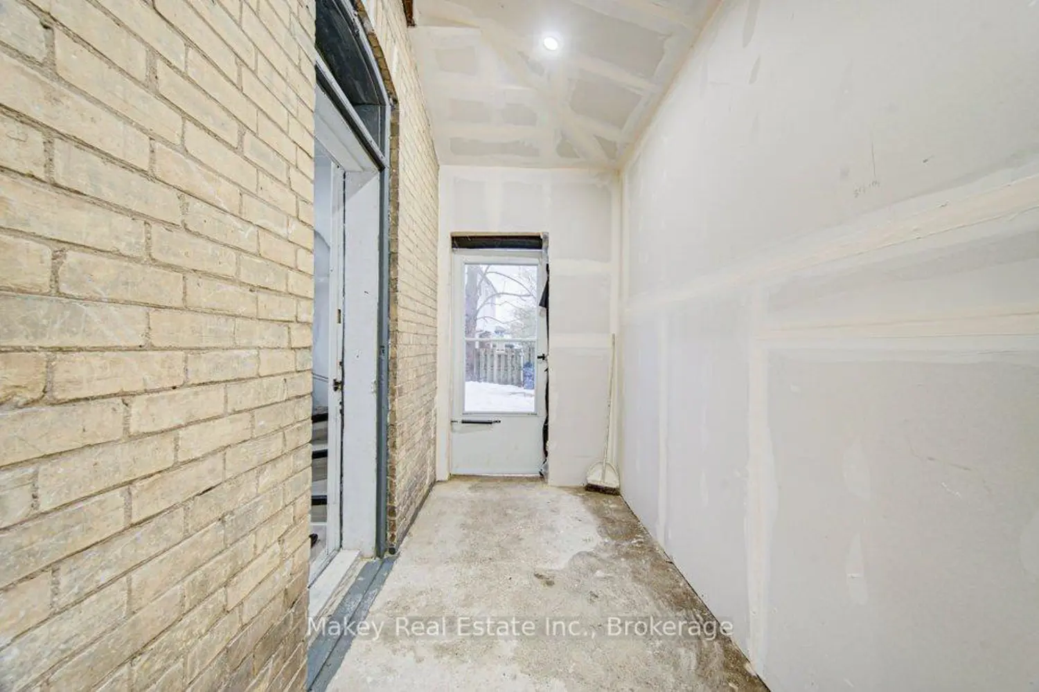 Additional image 17 of 115 Courtney Street