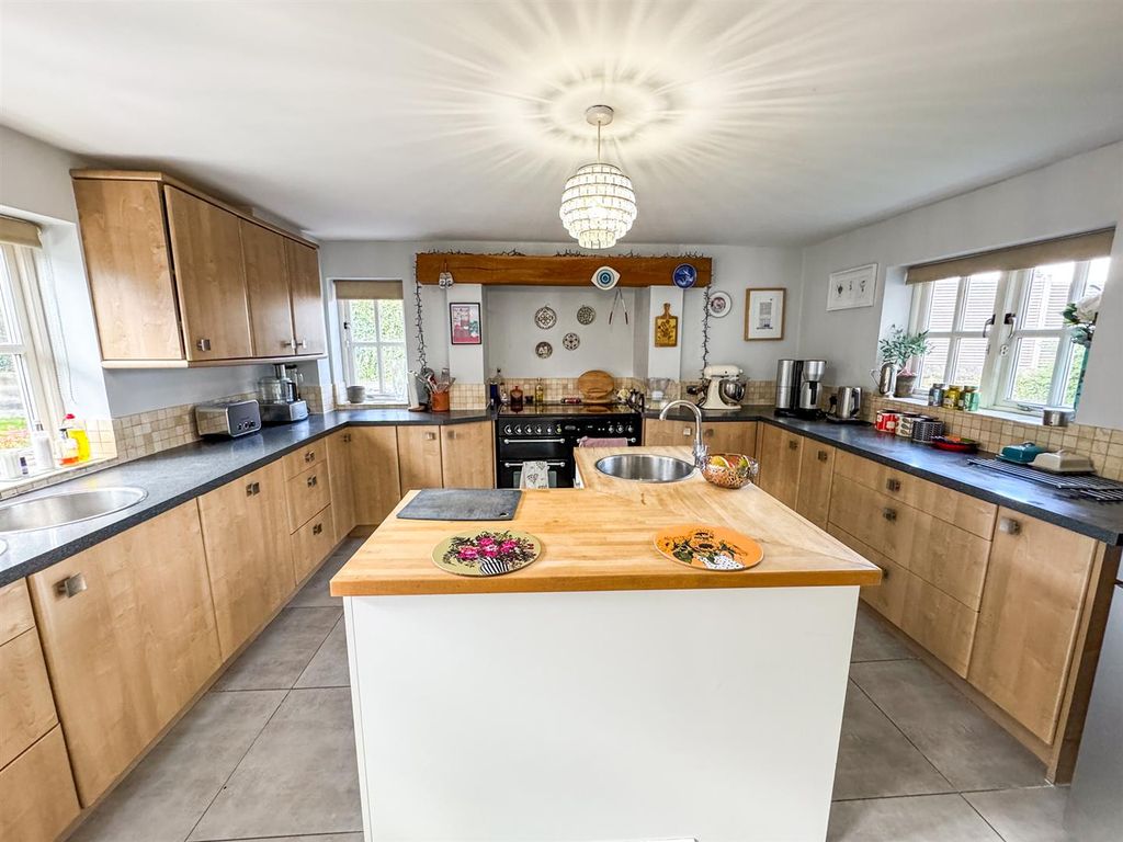 Additional image 20 of 5 bed detached house for saleRockingham Road, Cottingham, Market Harborough LE16