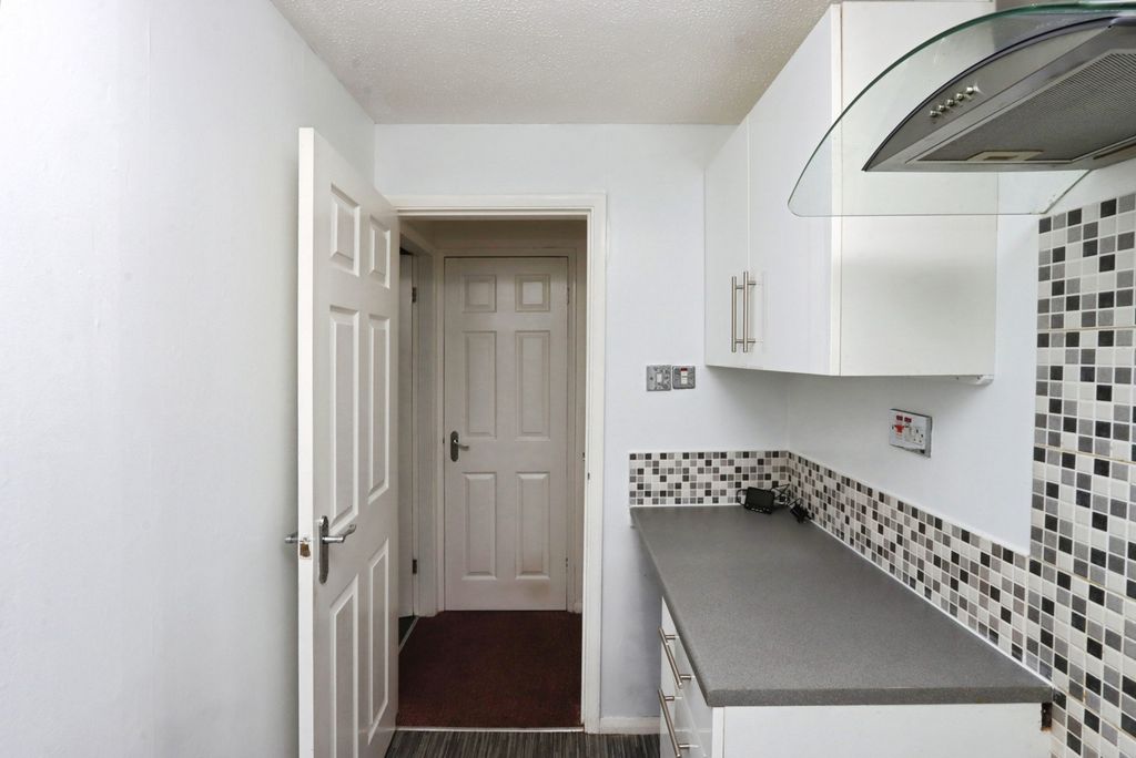 1 bed flat for saleFoxcroft Chase, Killamarsh, Sheffield, Derbyshire S21 photo 3