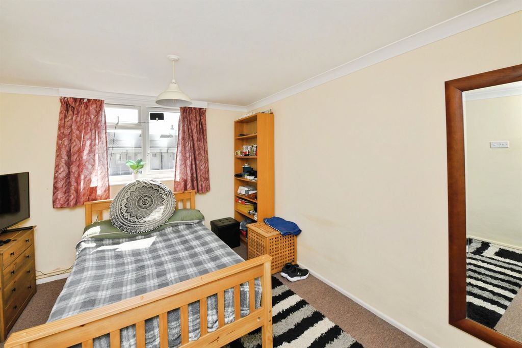 Additional image 8 of 1 bed flat for saleBudshead Road, Plymouth PL5