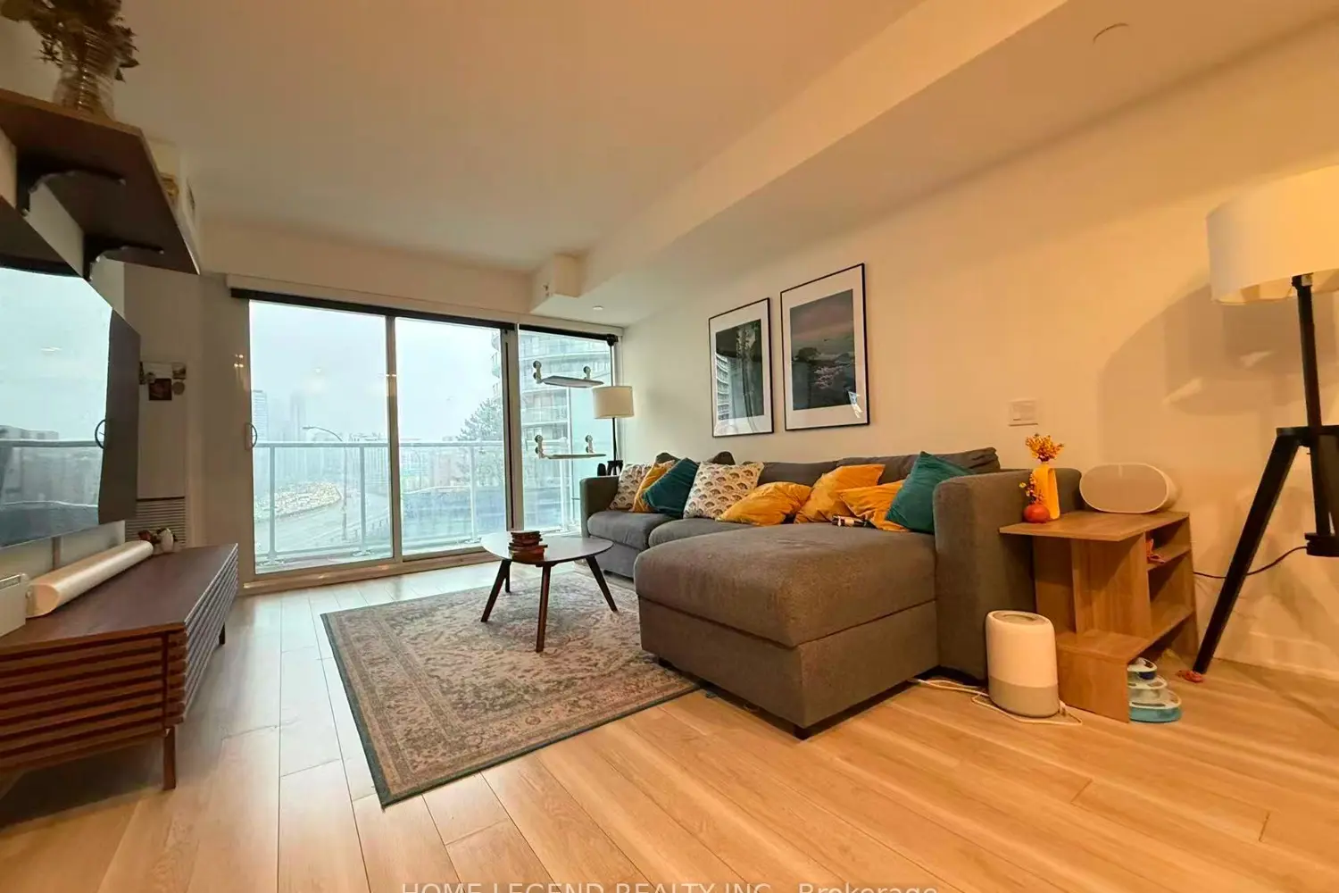 Additional image 3 of 17 Bathurst Street 710