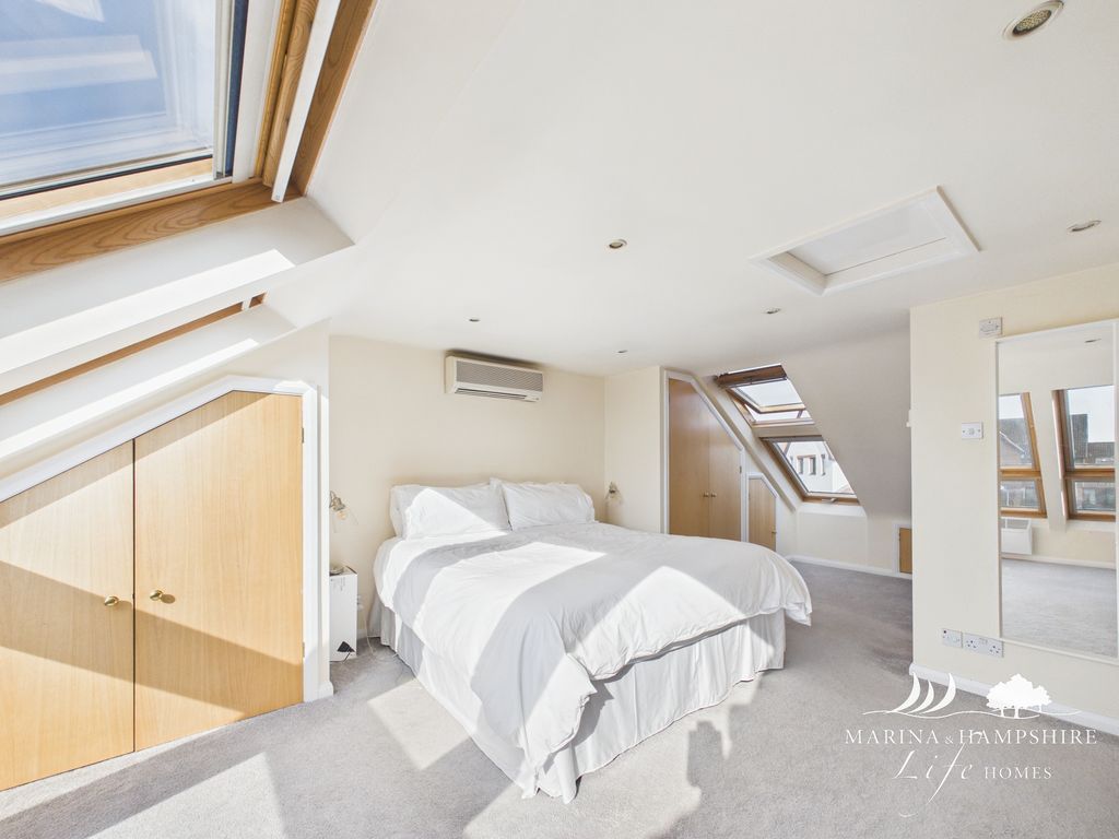 Additional image 24 of 4 bed town house for saleNewlyn Way, Port Solent PO6
