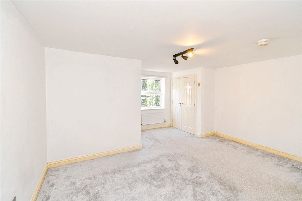 Additional image 7 of 2 bed flat for saleRollesbrook Gardens, Southampton, Hampshire SO15