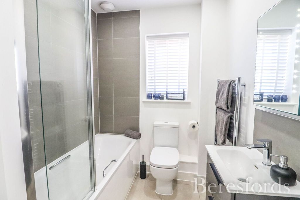 2 bed flat for saleThe Courtyard, Witham CM8 photo 4