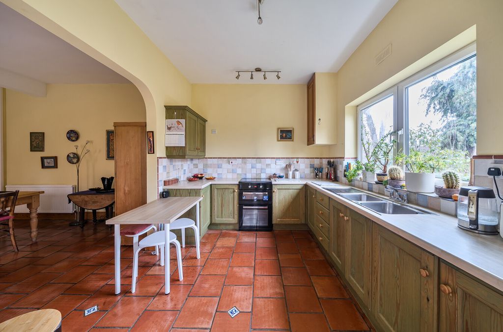 Additional image 6 of 4 bed semi-detached house for saleHeatherdeane Road, Highfield, Southampton, Hampshire SO17