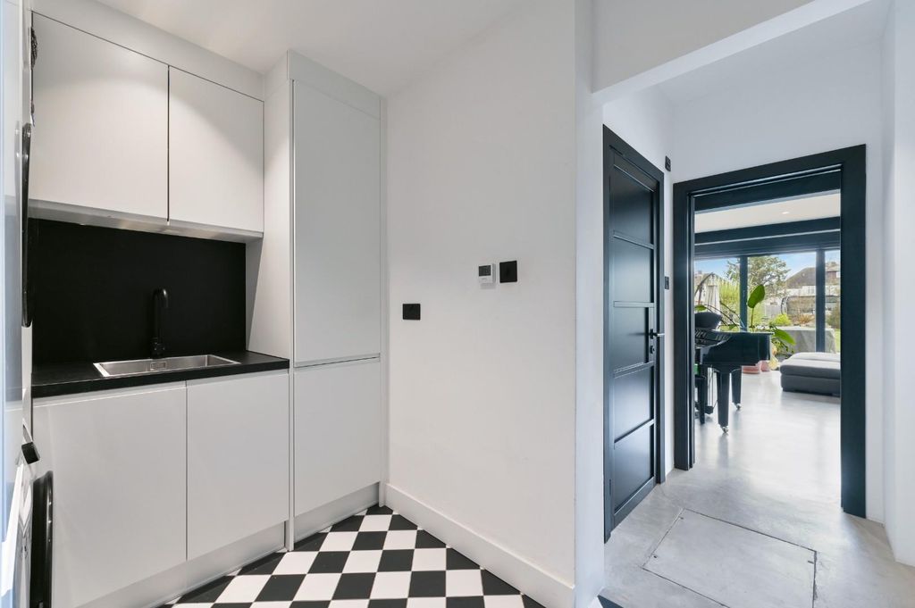 Additional image 12 of 6 bed semi-detached house for saleOaks Avenue, Worcester Park KT4