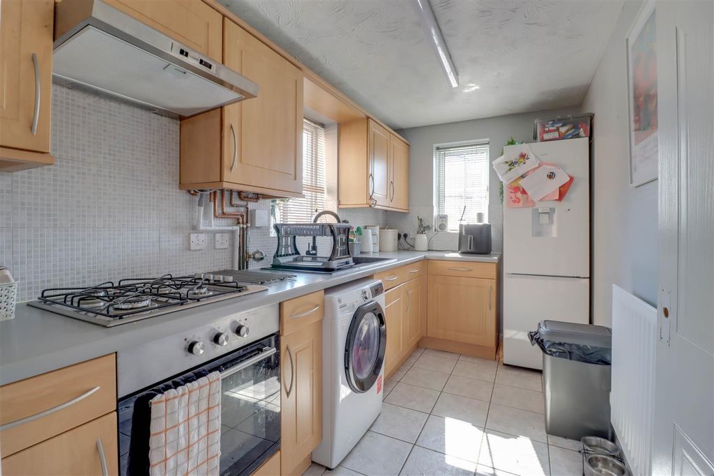 Additional image 2 of 2 bed flat for saleBrowning Drive, Wickford SS12