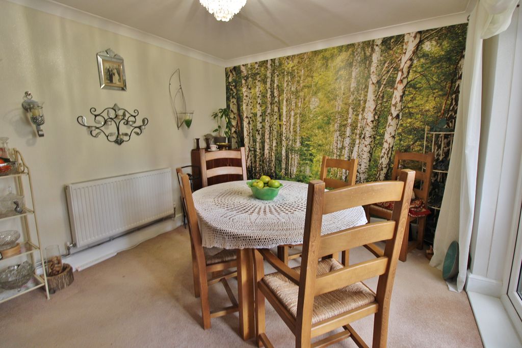 Additional image 7 of 4 bed semi-detached bungalow for saleSeaview Avenue, Portchester PO16