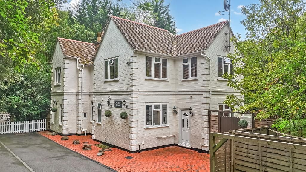 4 bed detached house for saleWindlesham, Surrey GU20