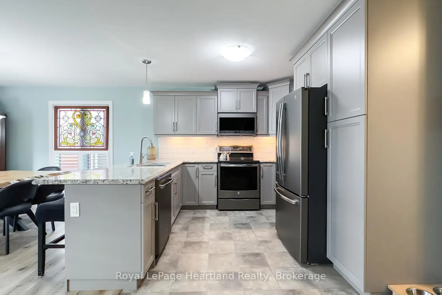 80 Lake Breeze Drive photo 5