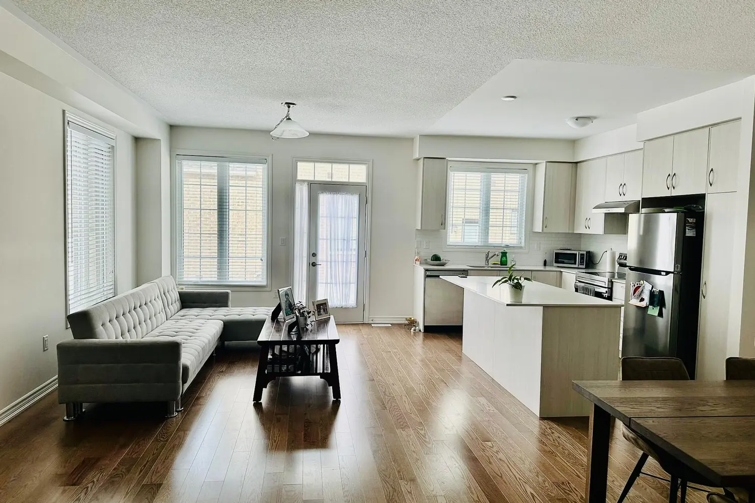 Additional image 9 of 441 Bergamot Avenue