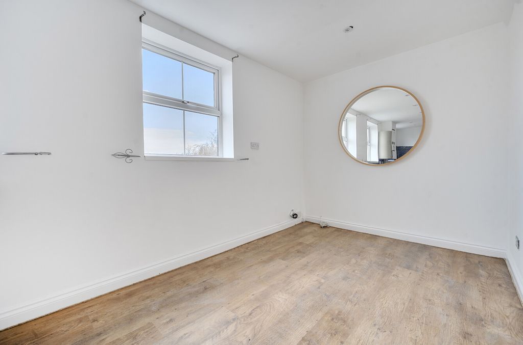 Additional image 4 of 1 bed flat for saleKingston Road, Portsmouth, Hampshire PO2