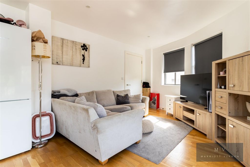Additional image 9 of 1 bed flat for saleWhyteleafe Hill, Whyteleafe CR3