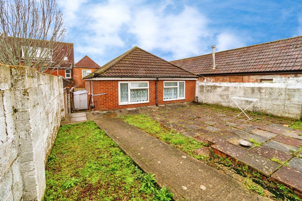 3 bed detached bungalow for saleHigh Road, Southampton SO16