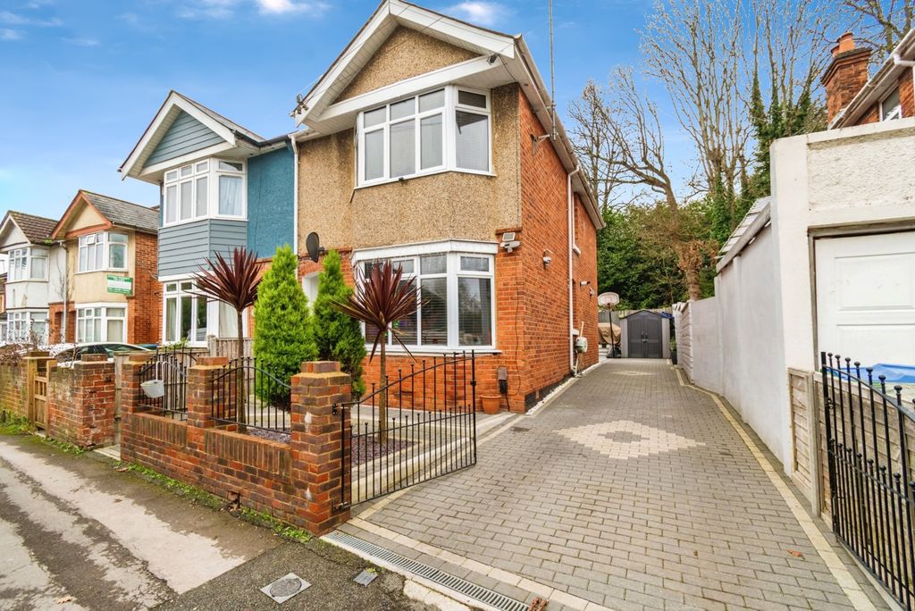 Additional image 22 of 3 bed semi-detached house for saleOsborne Road South, Southampton, Hampshire SO17