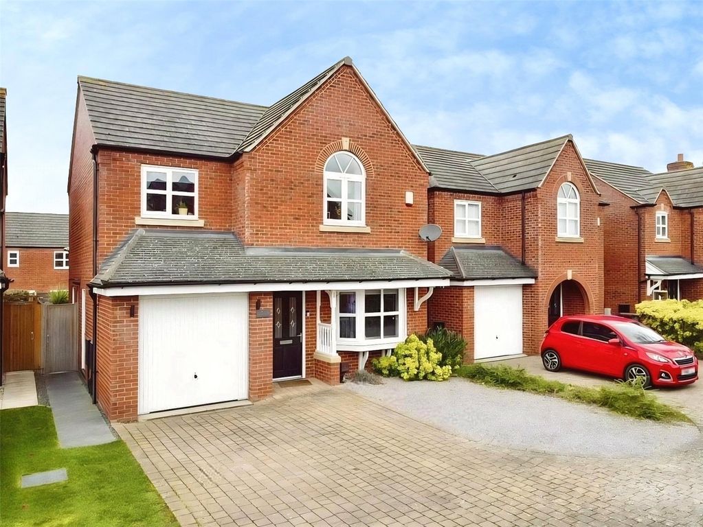 4 bed detached house for saleBader Close, Hinckley, Leicestershire LE10