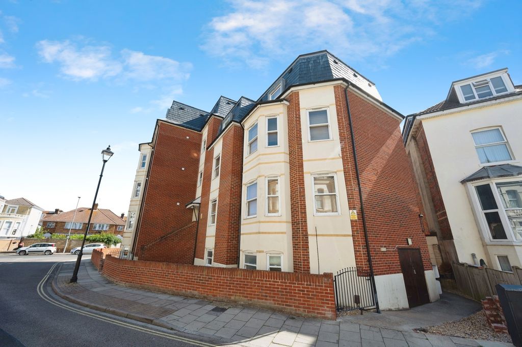 Additional image 11 of 3 bed maisonette for saleAlhambra Road, Southsea, Hampshire PO4