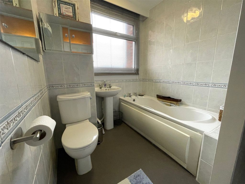 Additional image 16 of 2 bed flat for saleQueens Road, Wilmslow, Cheshire SK9