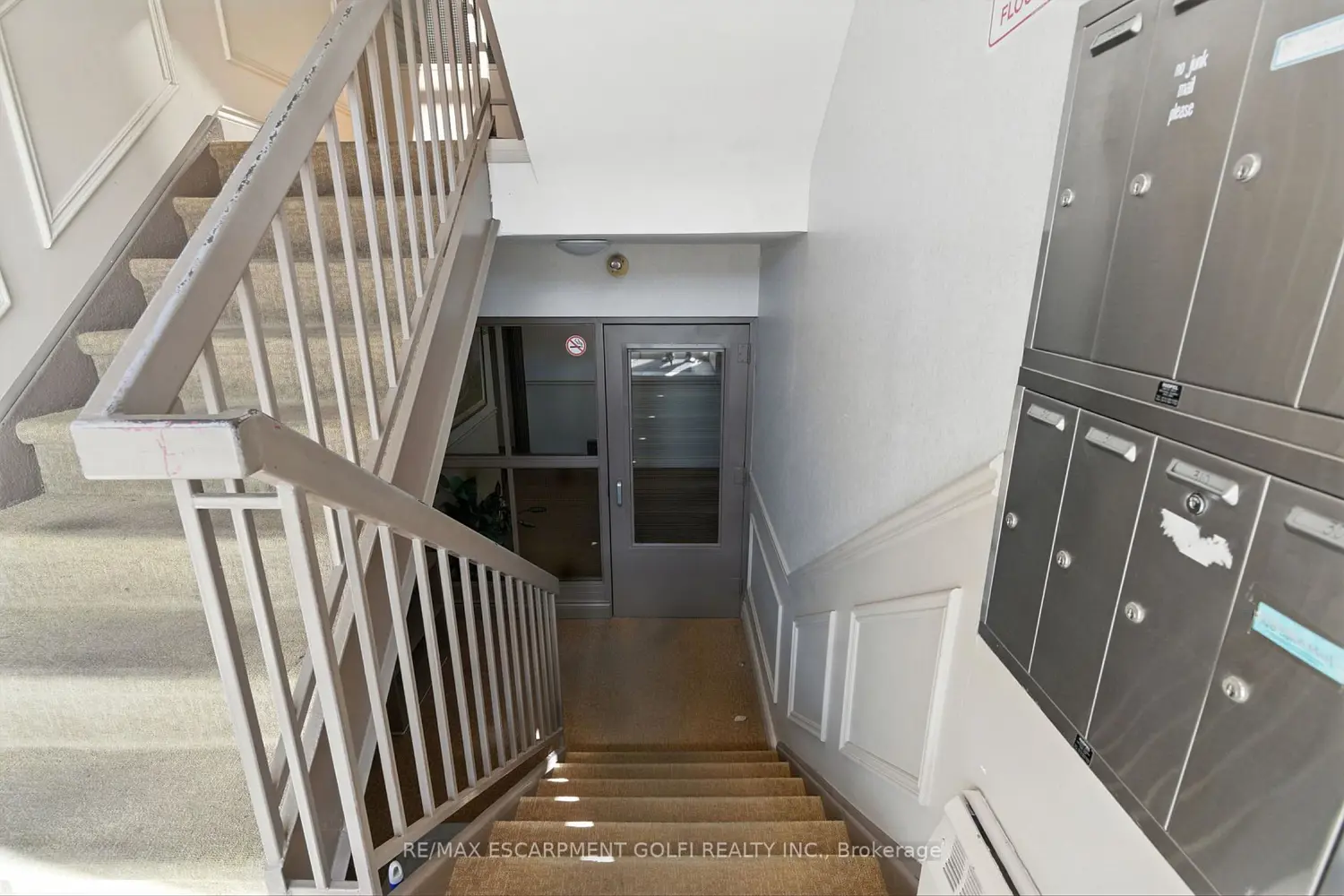 264 Oakdale Avenue 102 photo 2