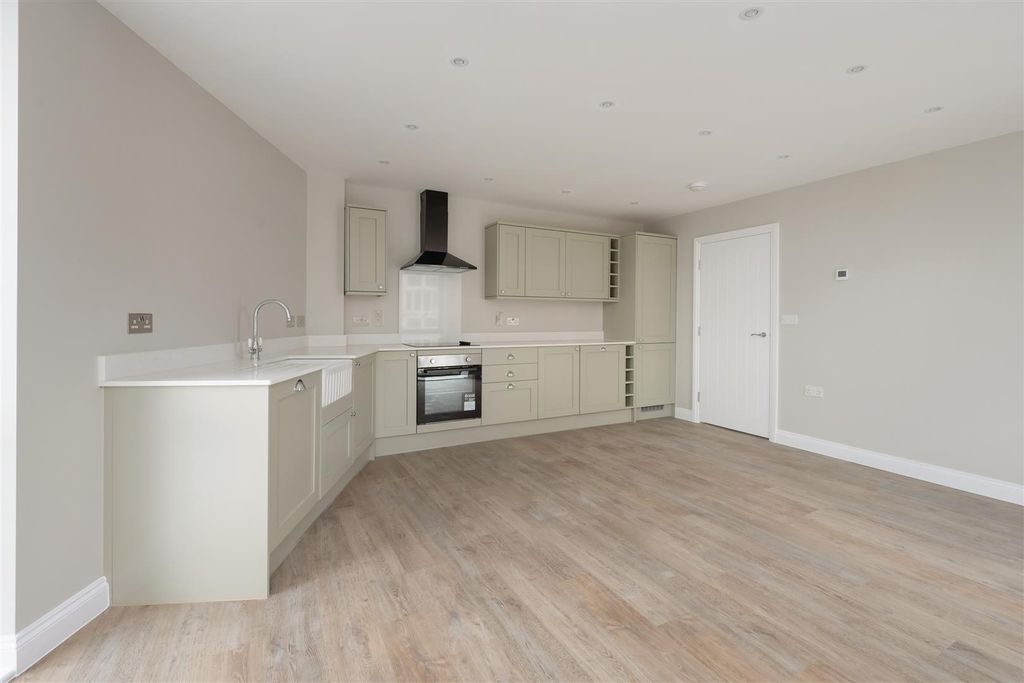 Additional image 7 of 2 bed flat for saleBeach Walk, Whitstable CT5
