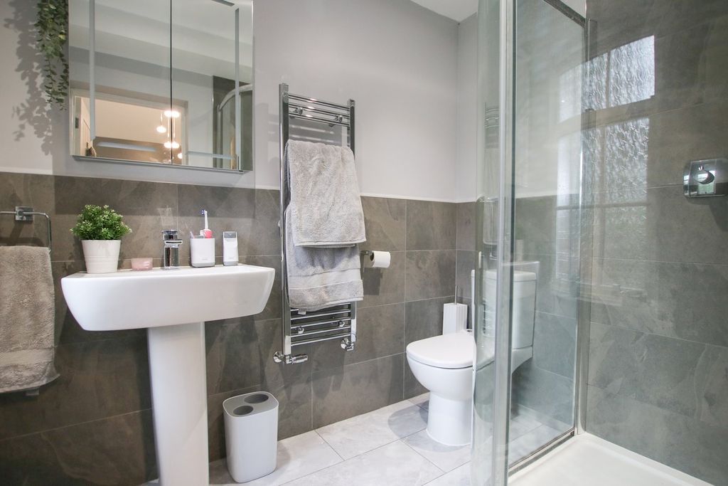 Additional image 16 of 5 bed detached house for saleMilton Road, Wokingham RG40