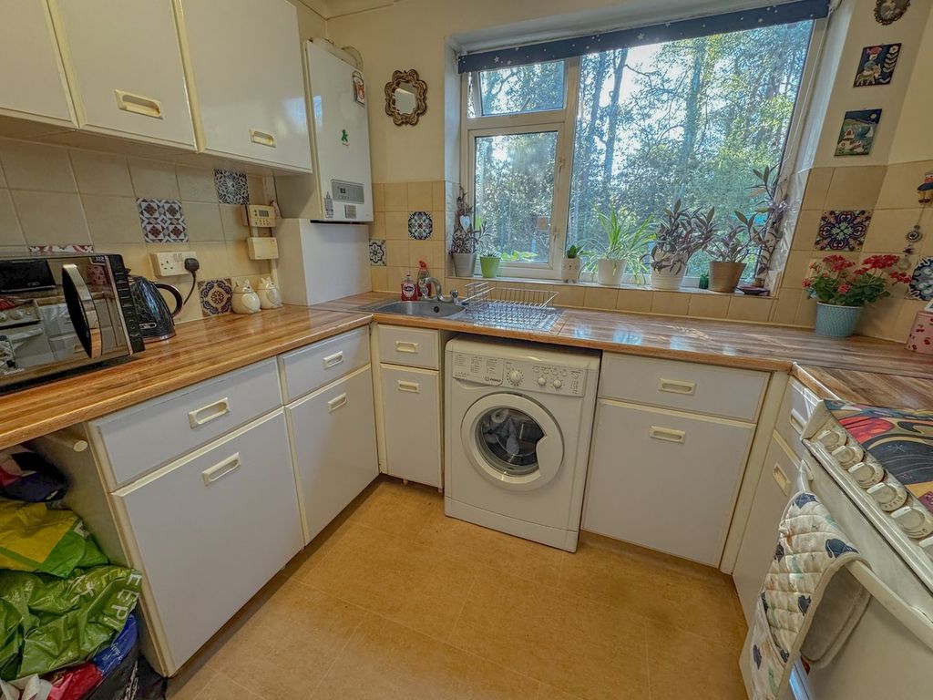 Additional image 8 of 1 bed flat for saleCutlers Place, Wimborne BH21