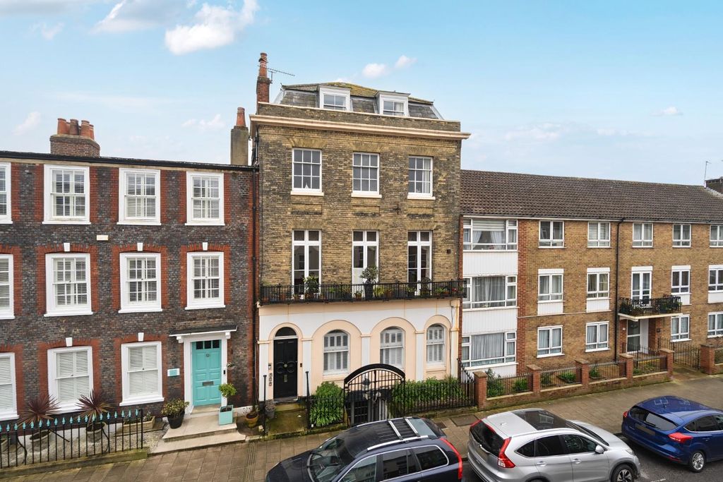 Additional image 18 of 2 bed flat for saleHigh Street, Portsmouth PO1