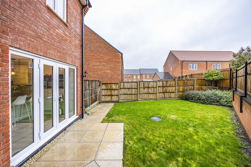 Additional image 17 of 3 bed semi-detached house for saleWoolsthorpe Close, Melton Mowbray LE13