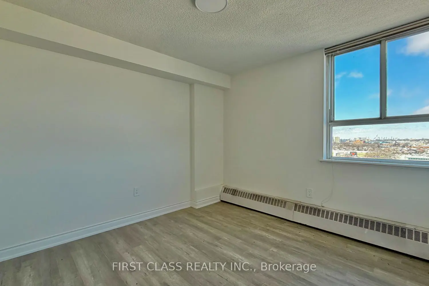 Additional image 12 of 541 Blackthorn Avenue 1415